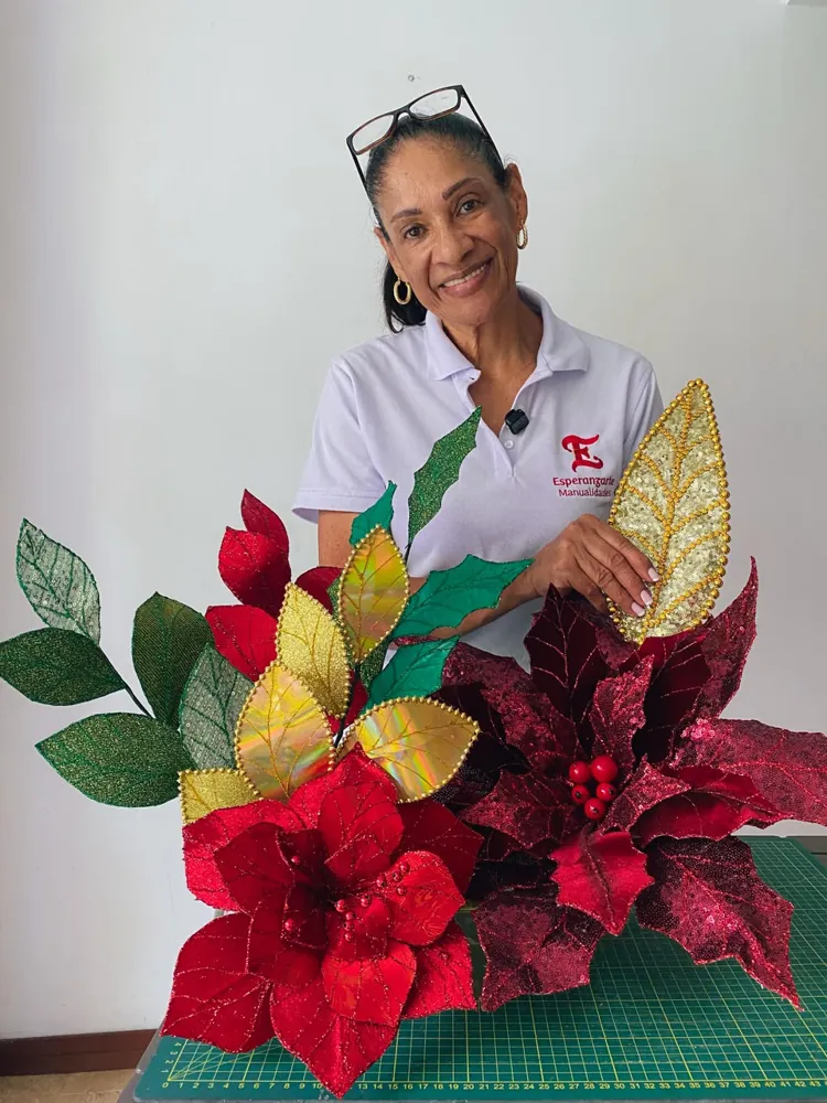Profe Esperanza con flores